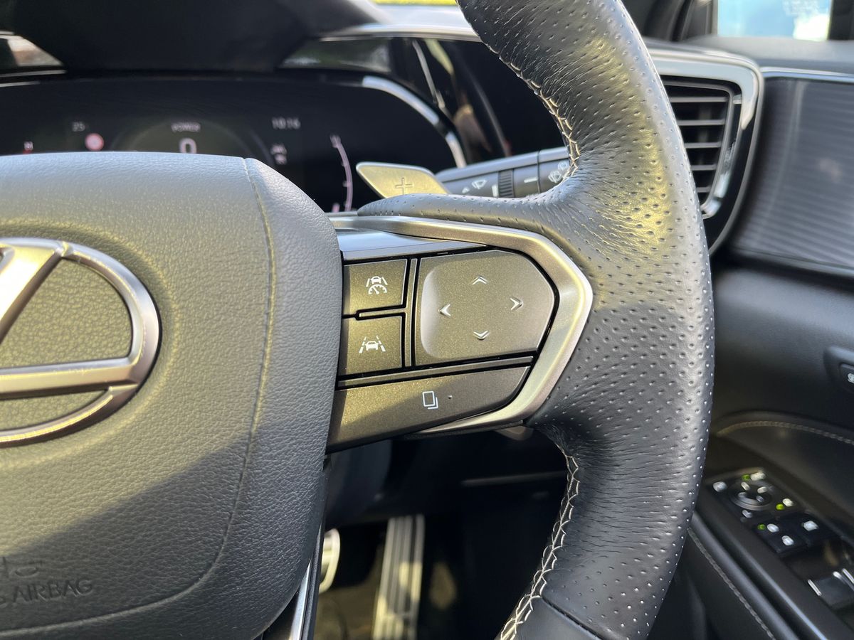 Lexus NX Photo 16