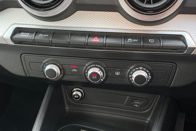 Audi Q2 Photo 30