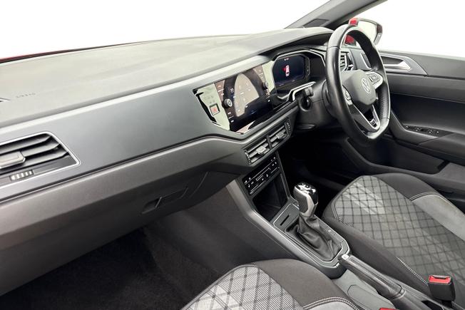 VOLKSWAGEN Polo Photo 2