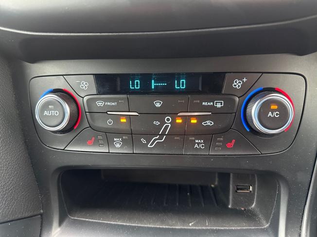 FORD Focus Photo 22