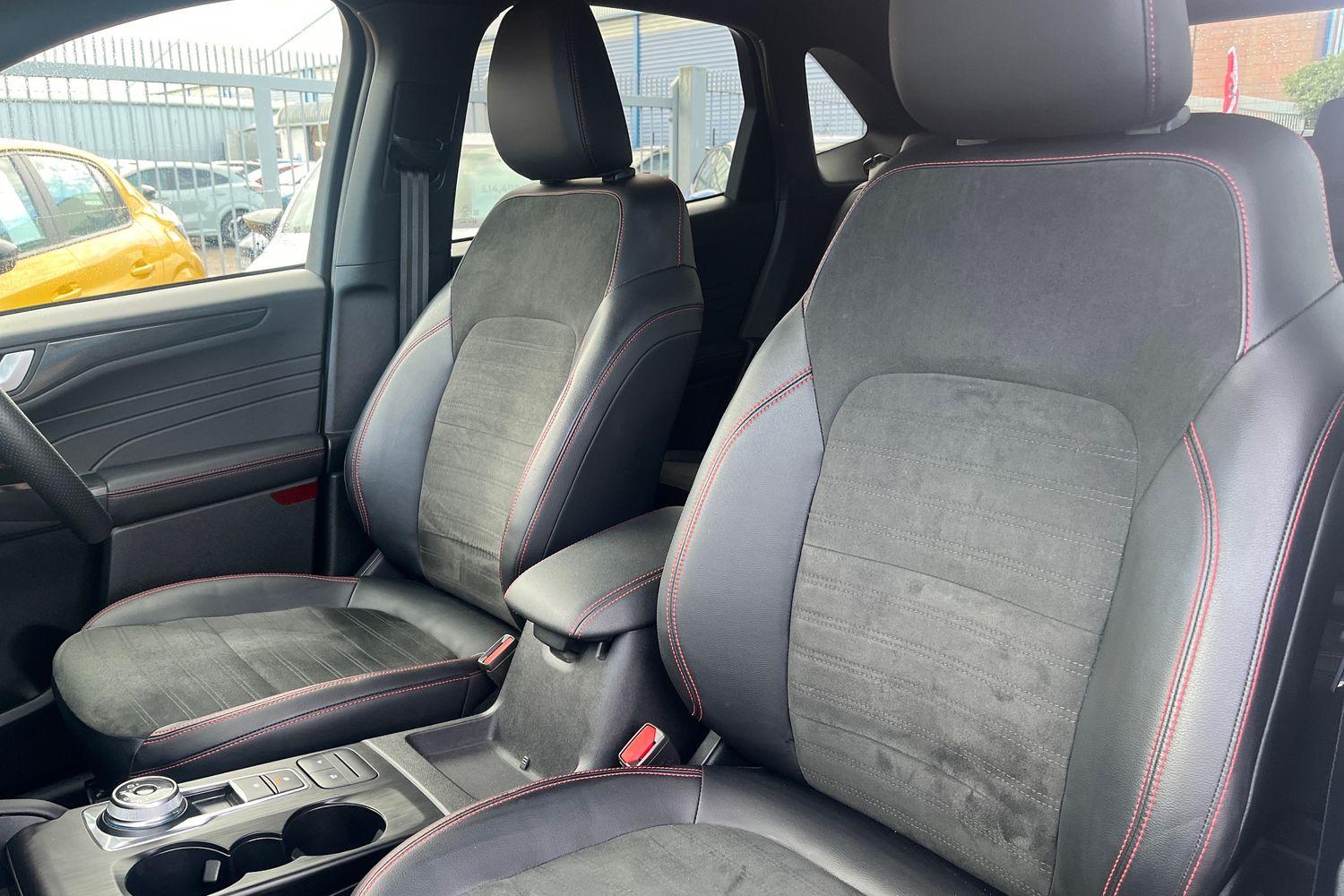 Ford KUGA Photo 18