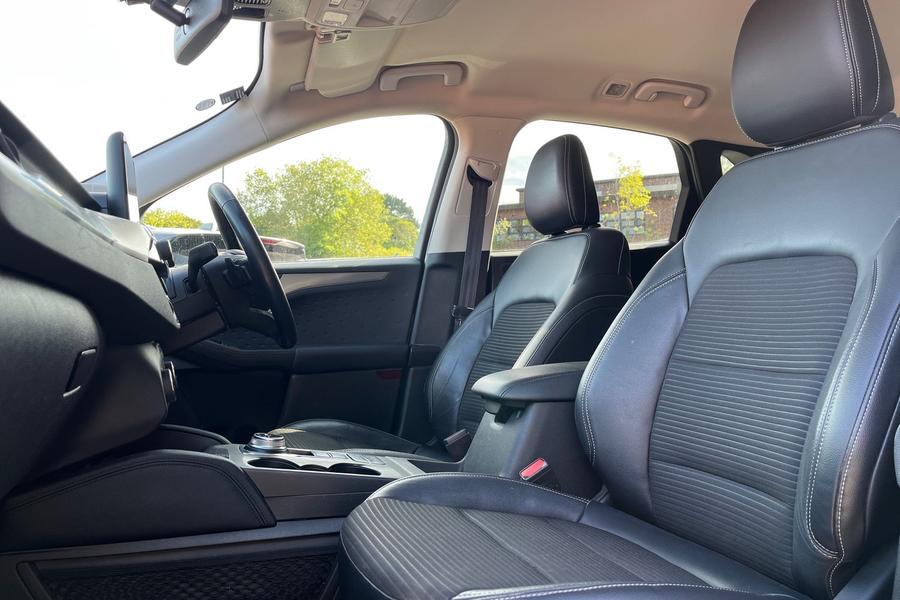 Ford Kuga Photo autoimg-c0fa25b72ce3c896ac40200a1fa5bab84c34c0b8.jpg