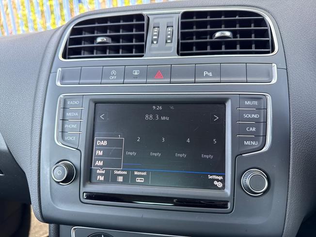 VOLKSWAGEN Polo Photo 13