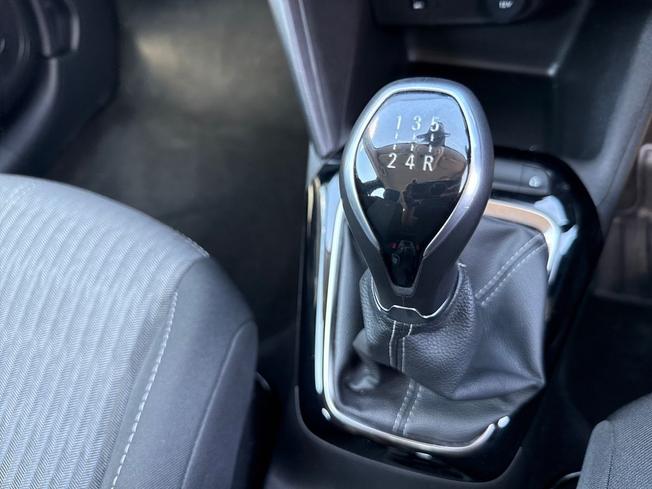 VAUXHALL Corsa Photo 30