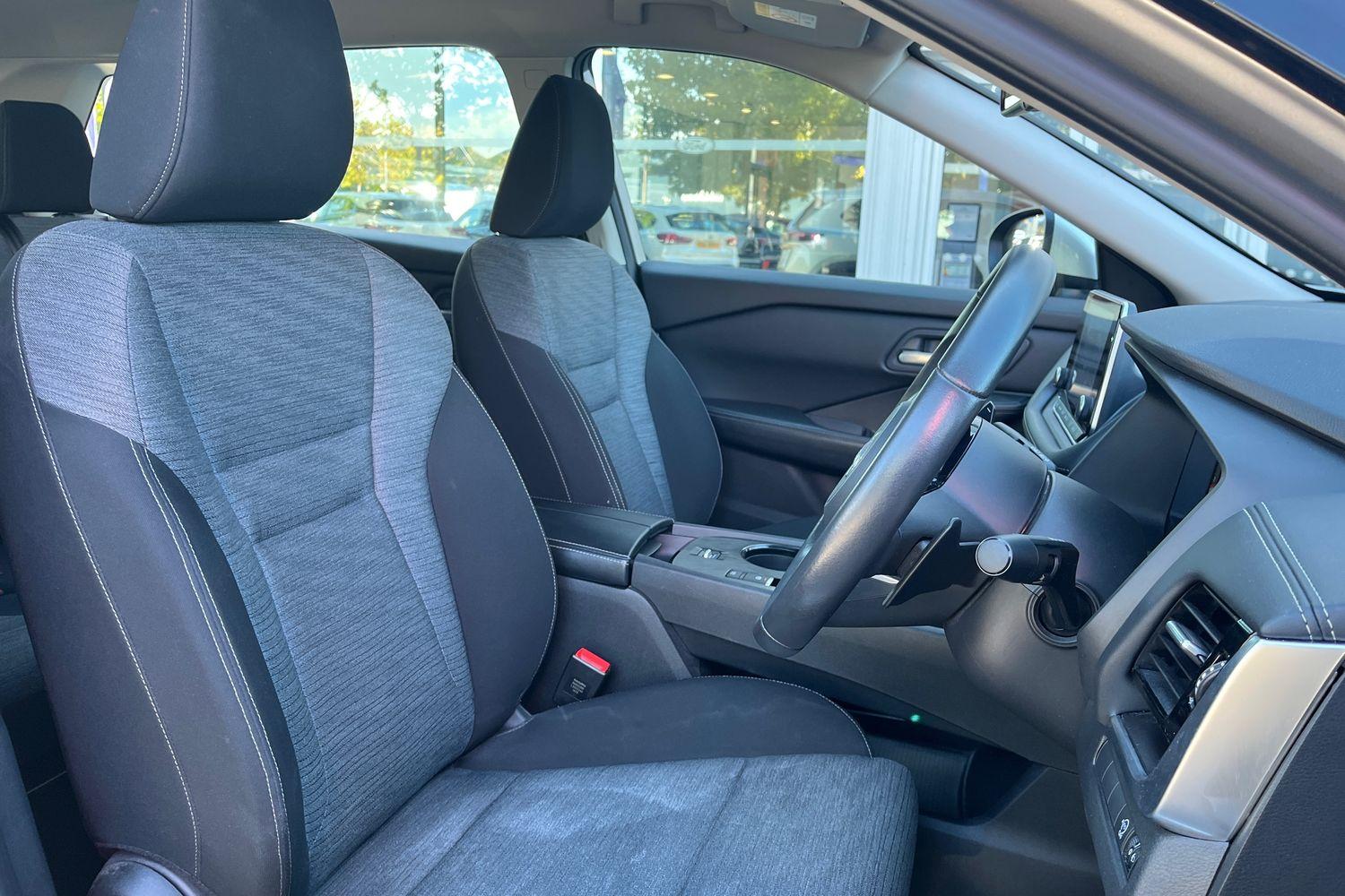 Nissan X-TRAIL Photo 16