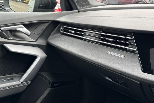 Audi S3 Photo 35