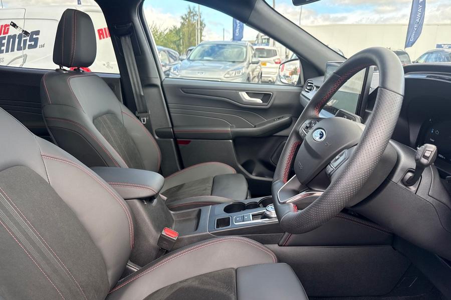 Ford KUGA Photo autoimg-c10076845b5dabd2274f76166c30af86a73b535a.jpg
