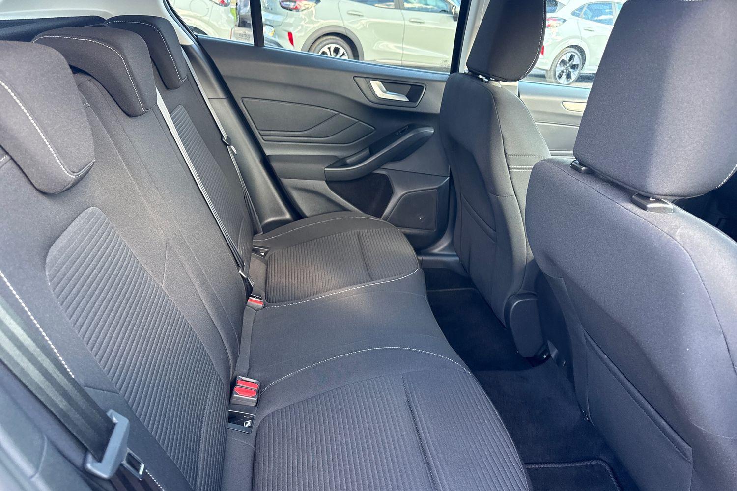 Ford FOCUS Photo 19