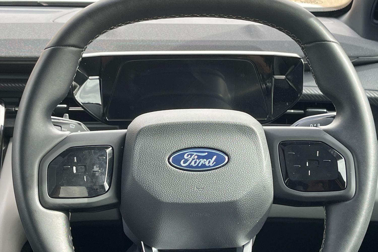 Ford Explorer Photo 11