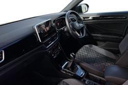 VOLKSWAGEN T-Roc Photo 2