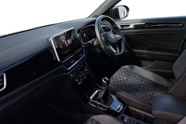 VOLKSWAGEN T-Roc Photo 2