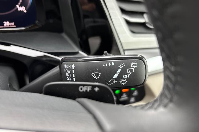 VOLKSWAGEN Multivan Photo 25