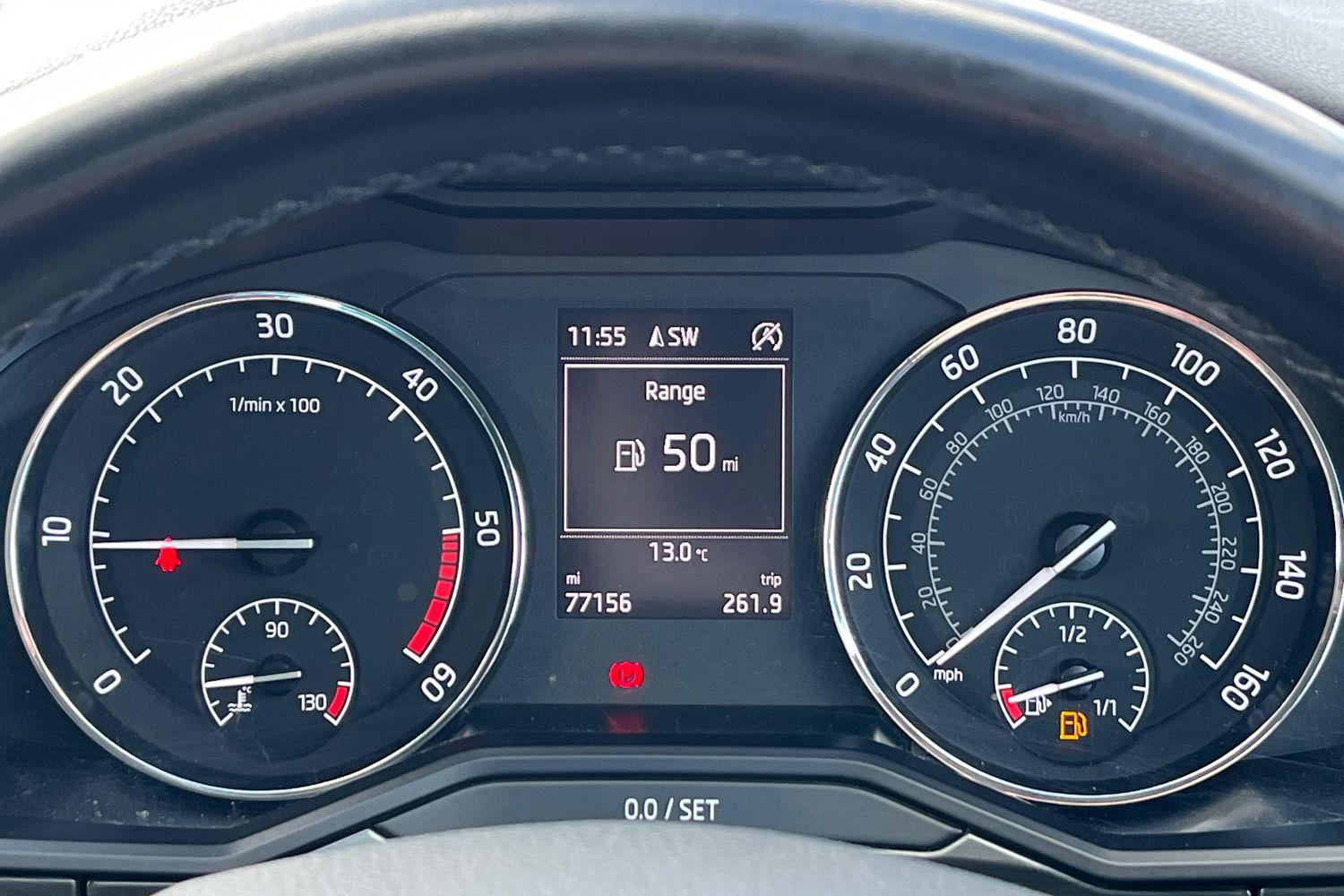 Skoda SUPERB Photo 12