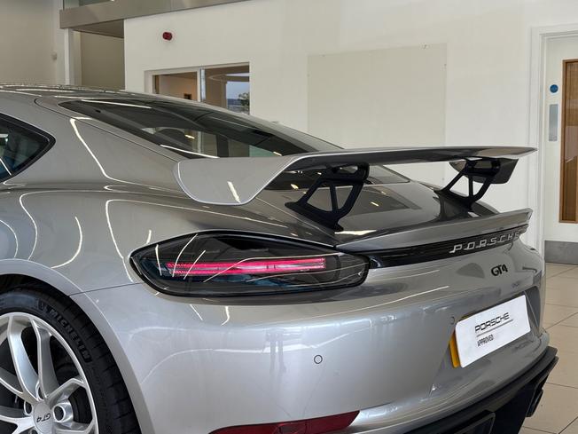 PORSCHE 718 Cayman Photo 30