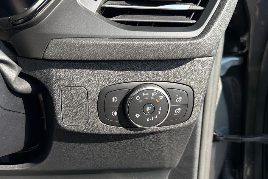 Ford FOCUS Photo autoimg-c114315b5f72a284627d810b88c3ae164f904ac4.jpg
