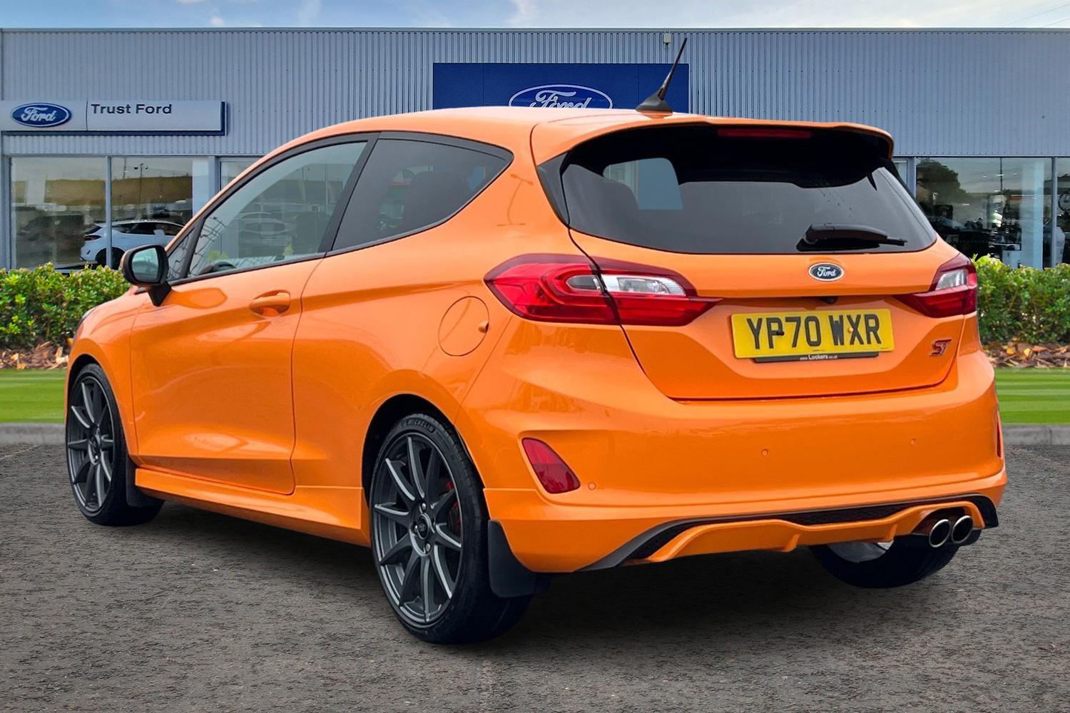 Ford FIESTA Photo 1