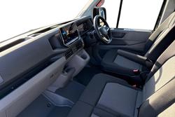 VOLKSWAGEN Crafter Photo 2