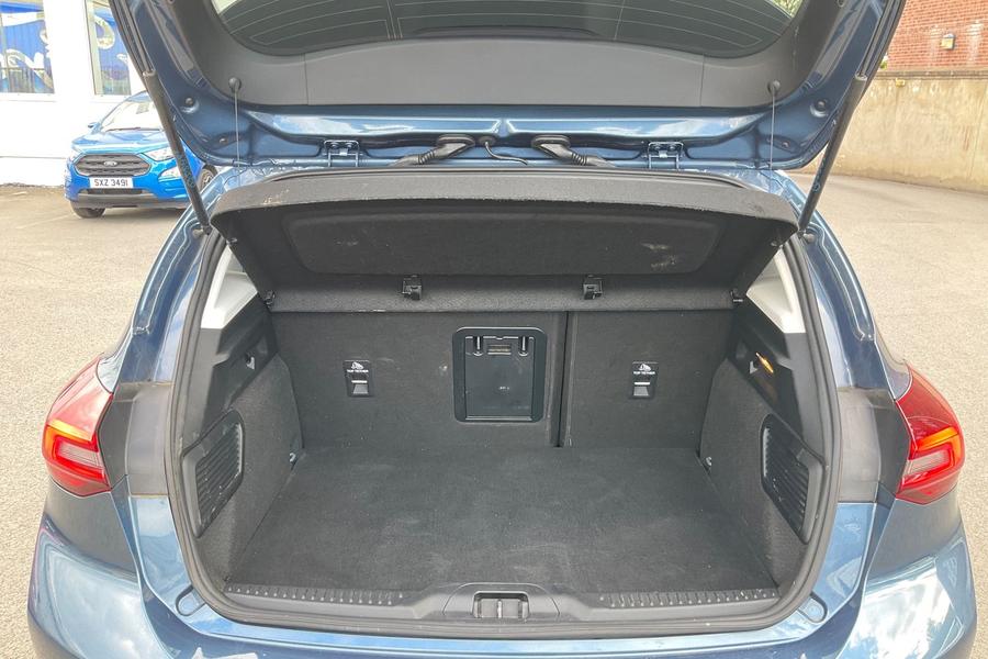 Ford FOCUS Photo autoimg-c1167ecefab65f738d37032adf1e116320eabf62.jpg