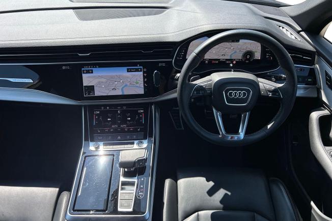 AUDI Q7 Photo 10