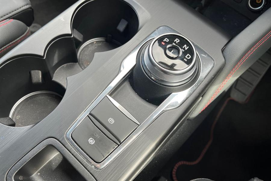 Ford Kuga Photo autoimg-c11ee9ccbec30a3d1f068ebb0aca66a6db9b5db2.jpg
