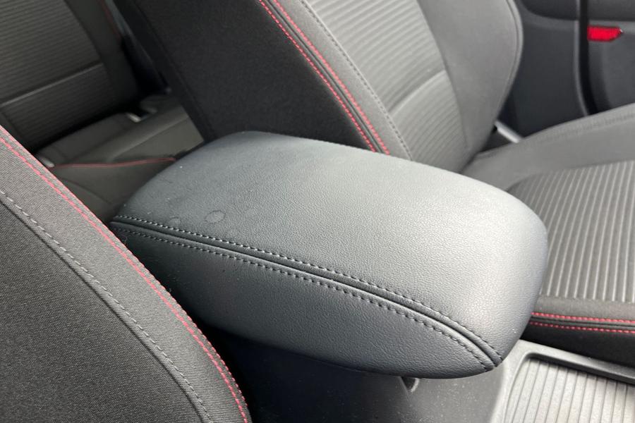 Ford Focus Photo autoimg-c11f8cb42d06152d37da4a30c85dd106e8d8a9f9.jpg