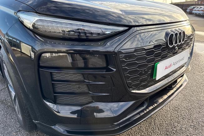 AUDI Q6 e-tron Photo 24