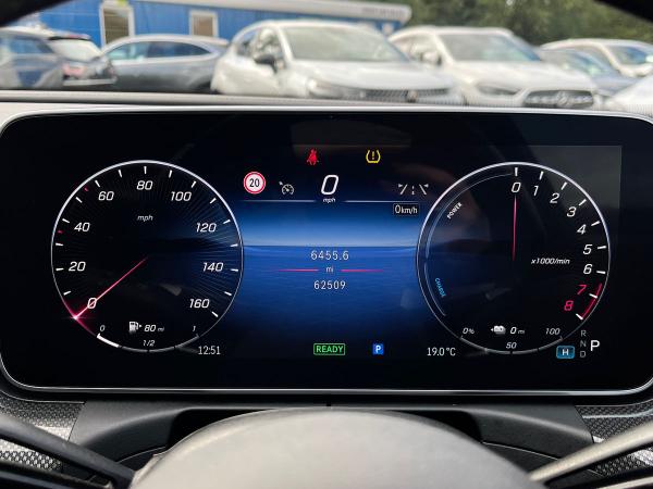 Mercedes-Benz C Class Photo autoimg-c12039233f688739ae1b35428af8147d3adbb454.jpg