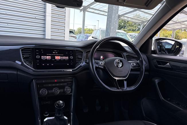 VOLKSWAGEN T-Roc Photo 40