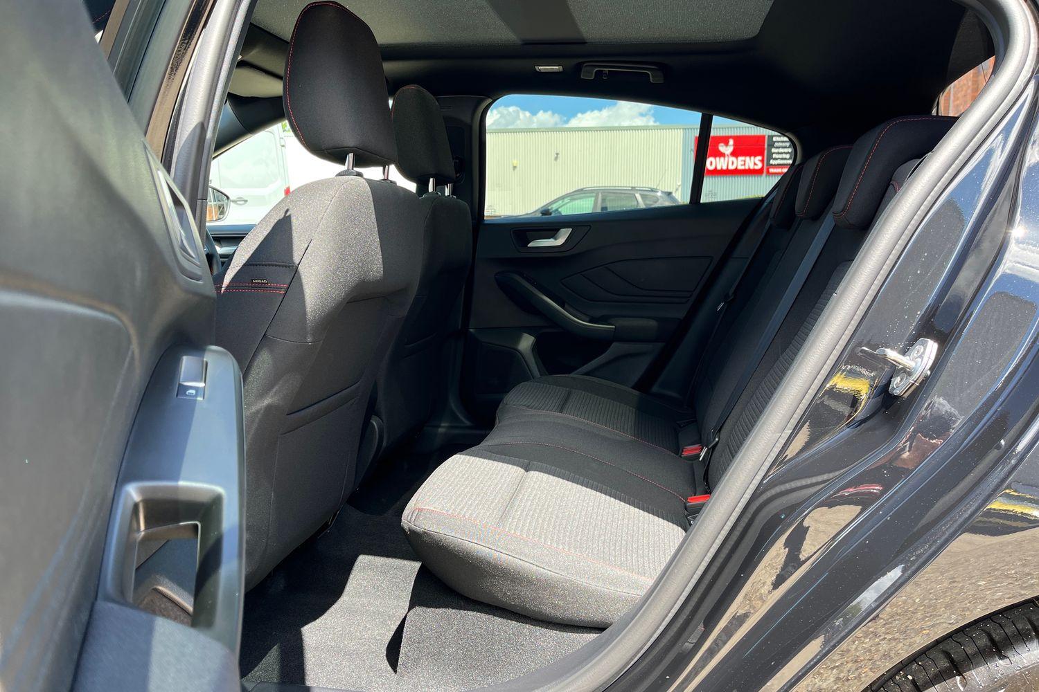 Ford Focus Photo 24