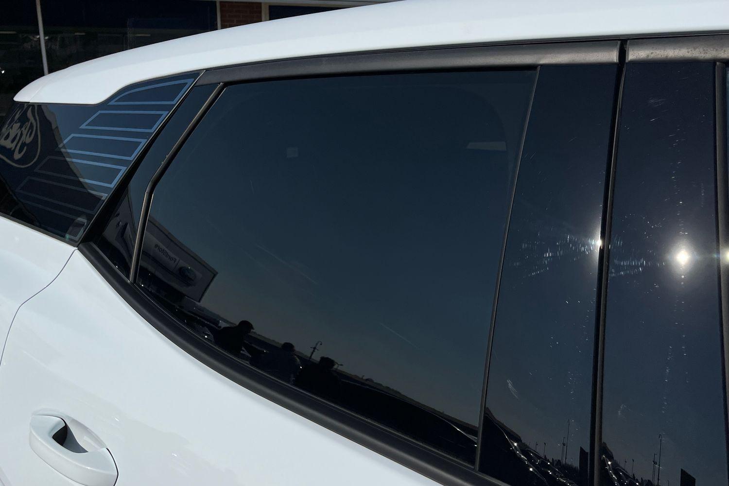 Ford EXPLORER Photo 38