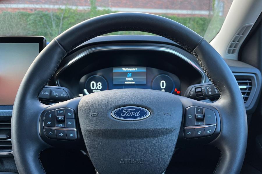 Ford Focus Photo autoimg-c12d9b512657aa138def36c6e1fe691682a6b426.jpg