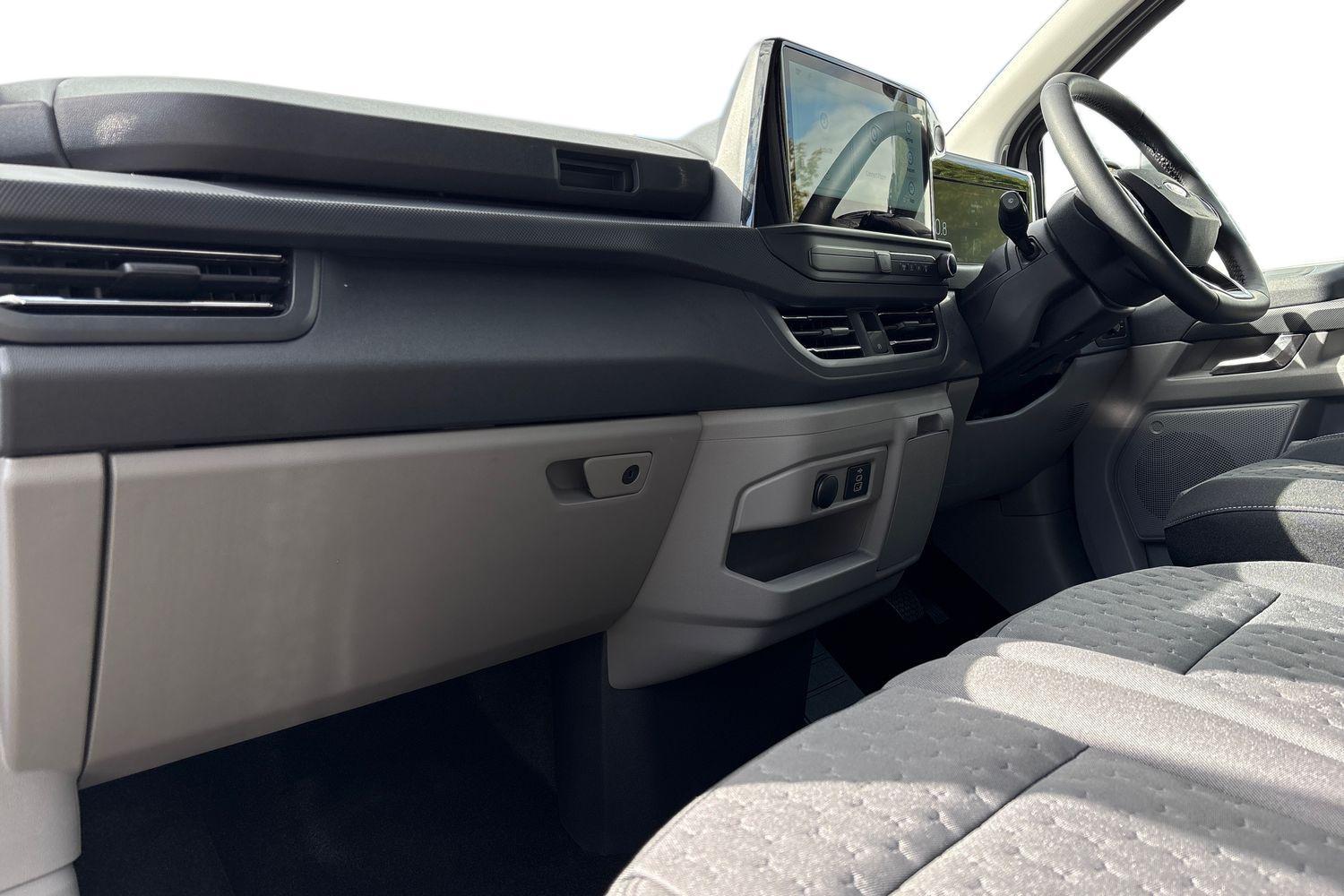 Ford TRANSIT CUSTOM Photo 2