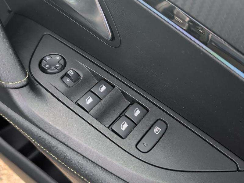 Used Peugeot 2008 NV71ARZ 24