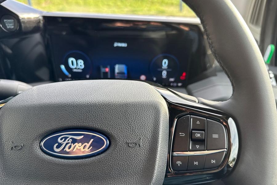 Ford TRANSIT CUSTOM Photo autoimg-c139954f4c6c404c94285f93a612df6062124339.jpg