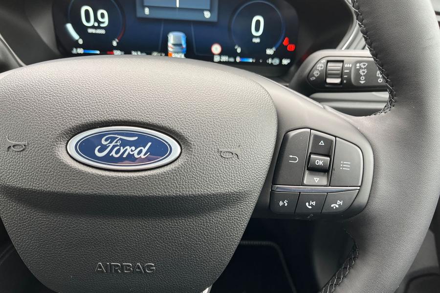 Ford Focus Photo autoimg-c13a1751700bf3a619542d0b4c91299122750c35.jpg