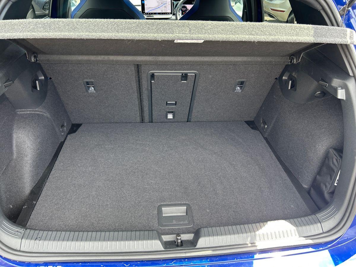 Volkswagen Golf Photo autoimg-c13b5e6f84c614378c588c098800a7fdc3210388.jpg