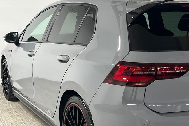 VOLKSWAGEN Golf Photo 30