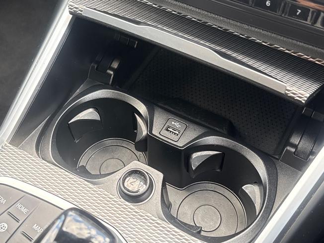 BMW 3 Series Photo 26