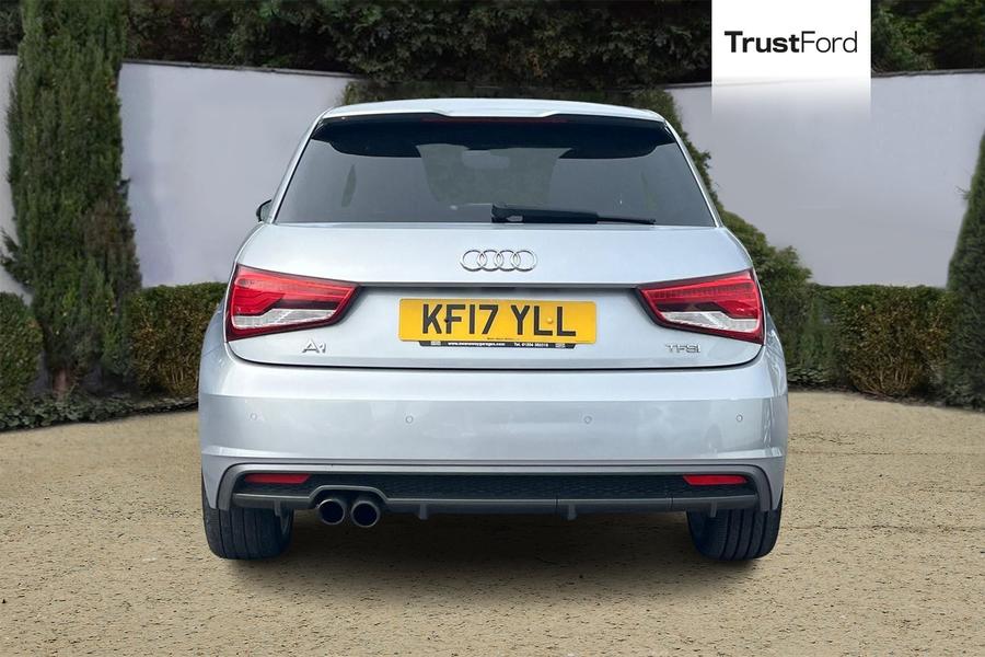 Audi A1 Photo autoimg-c13f89033e9dc8ae56a31b734728920e7598a281.jpg