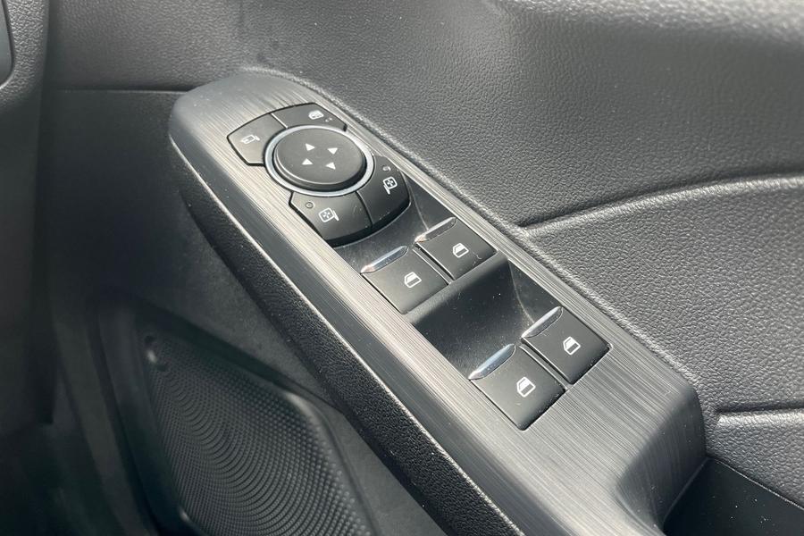 Ford KUGA Photo autoimg-c1410edf3689ad07d560de27445f8292c60aaad9.jpg