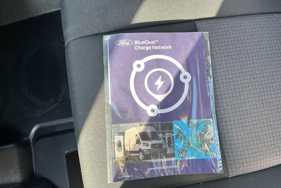 Used Ford E-TRANSIT 8