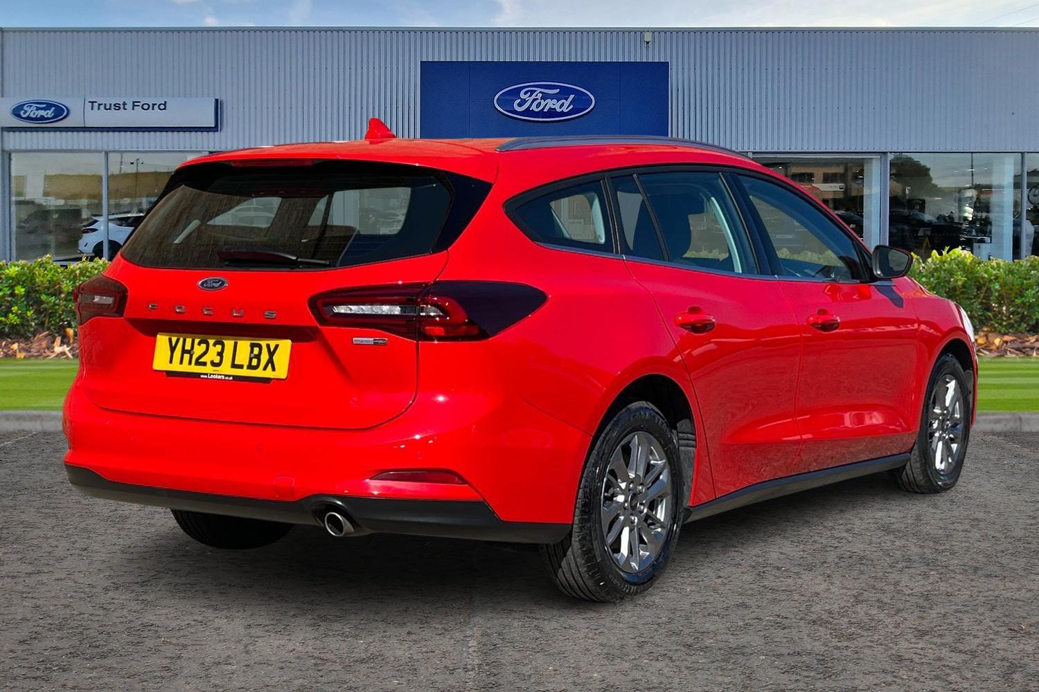 Ford FOCUS Photo 3