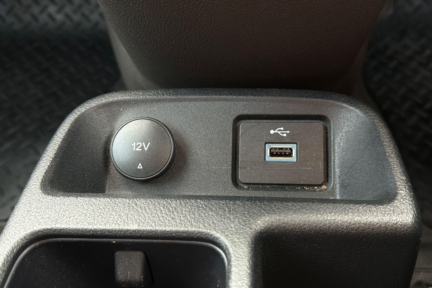 Ford TRANSIT CONNECT Photo 29