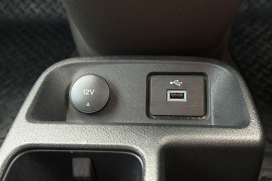 Ford TRANSIT CONNECT Photo autoimg-c146d7430dc0cddb0d7861ddf32f5bf91764e0c9.jpg