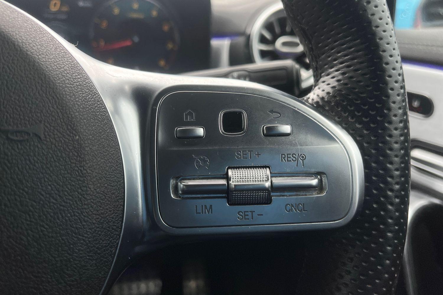 Mercedes-Benz CLA Photo 23