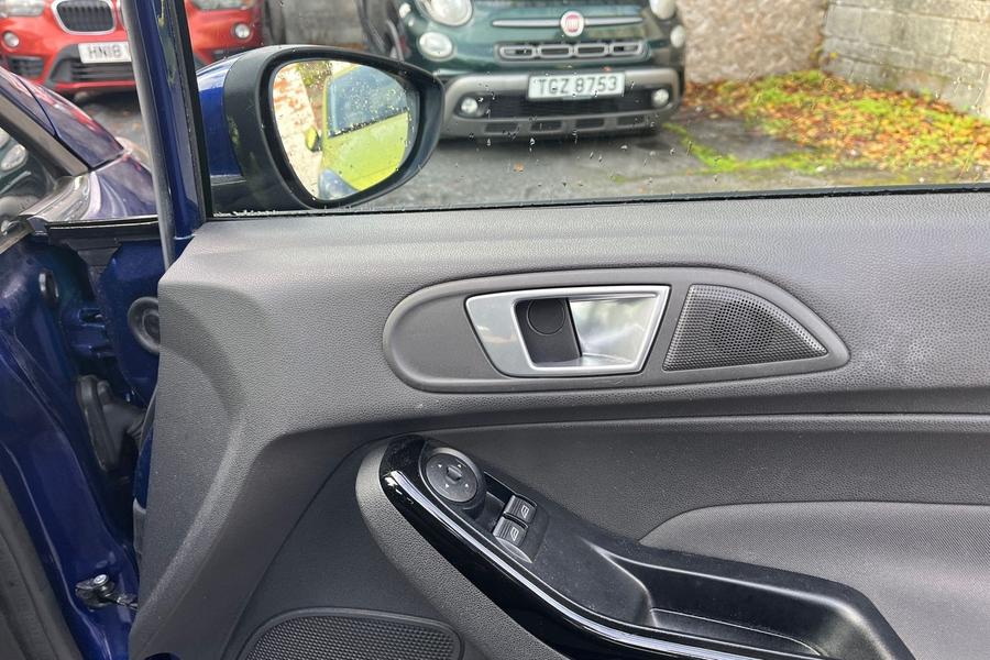 Ford FIESTA Photo autoimg-c156da611d02b2ee0953abc36cbd570f8a3eed24.jpg