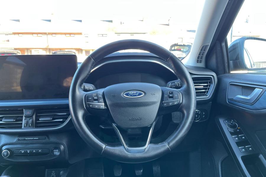 Ford FOCUS Photo autoimg-c157ccb697f28c58c0cb82170fbd15abf4686057.jpg