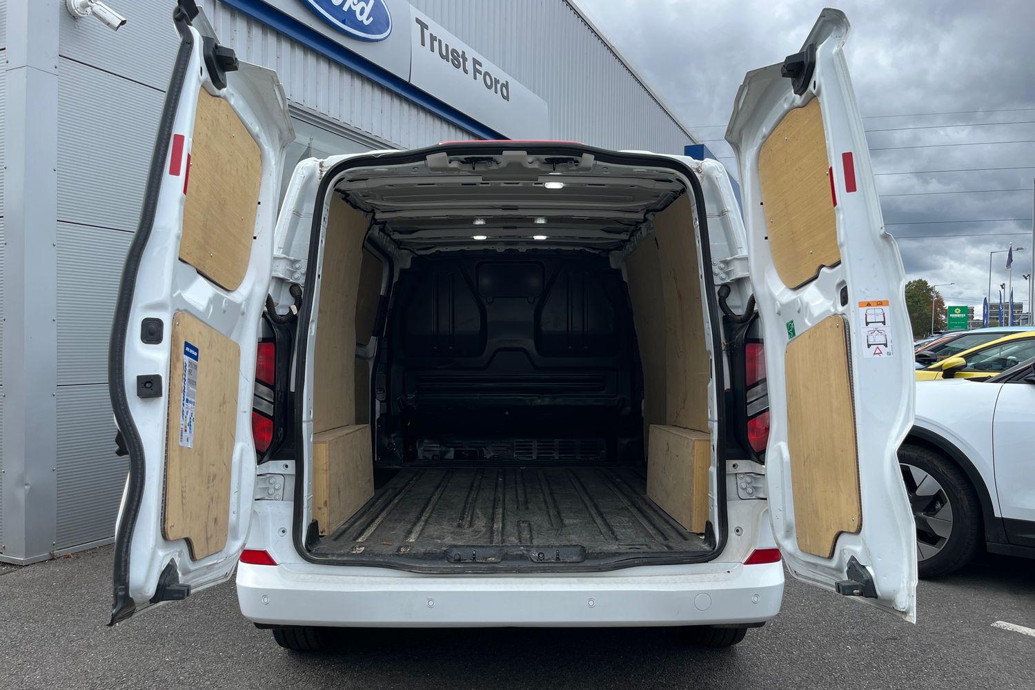 Ford TRANSIT CUSTOM Photo 5