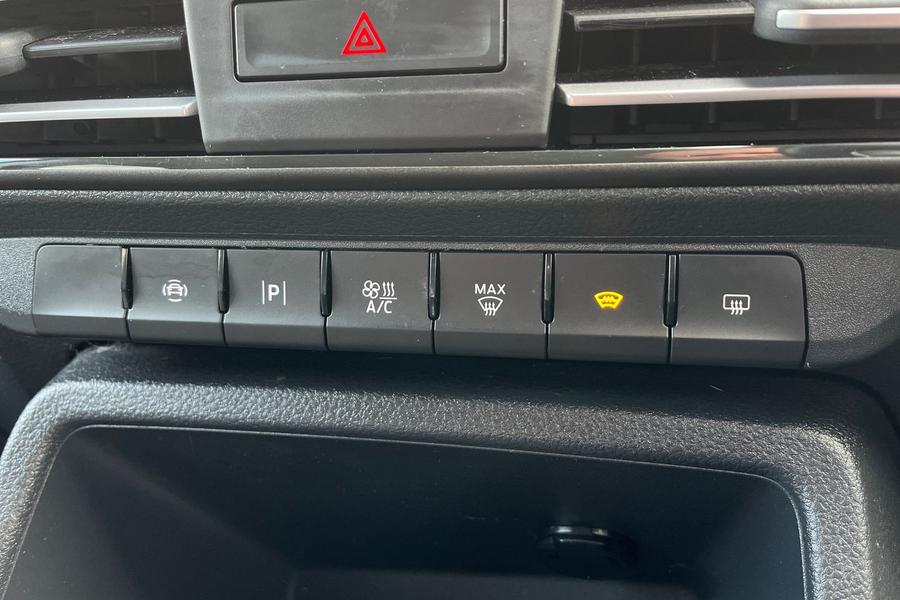 Ford Grand Tourneo Connect Photo autoimg-c15901e693321bc7be63d1a468bd18f18019a2c0.jpg
