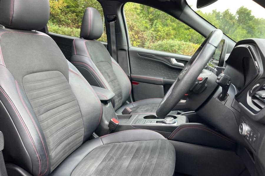 Ford KUGA Photo autoimg-c15d4bc7c0756feb3a0a0a8f7f3e27c6d27e3db4.jpg